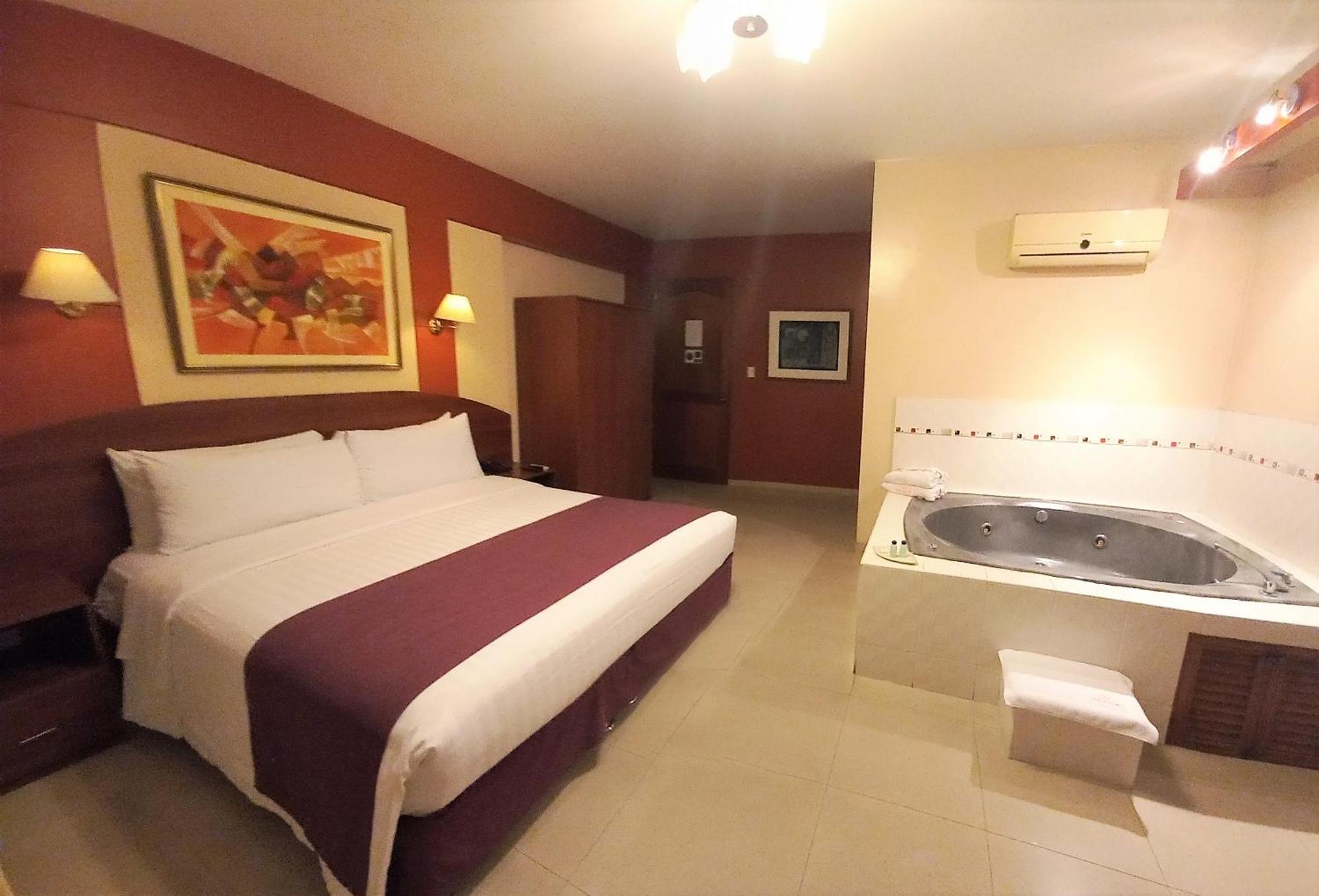 Javier Prado Hotel 3*